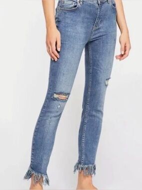 Free People We The Free Great Heights Distressed Skinny Jeans Frayed Hem 29